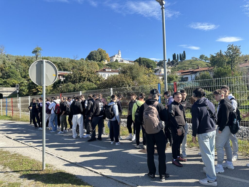 LineB – Living beyond border